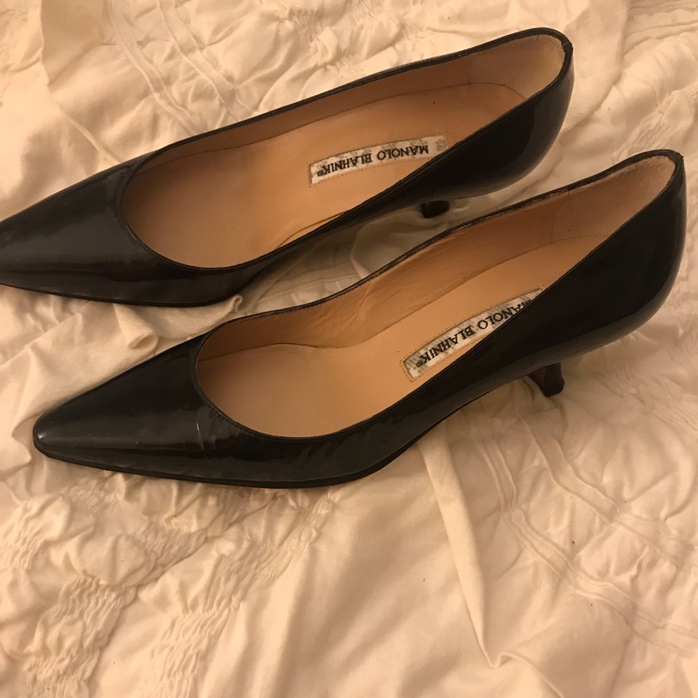 Manolo blahnik size 5.5-6 kitten heels